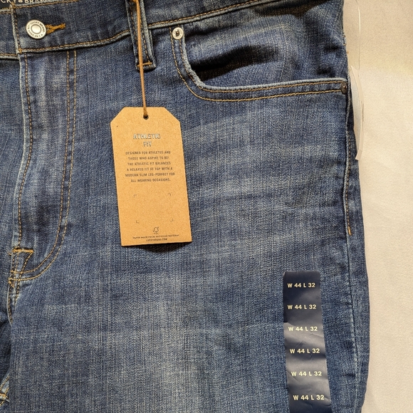 Lucky Athletic Fit Jeans NWT - Picture 2 of 2